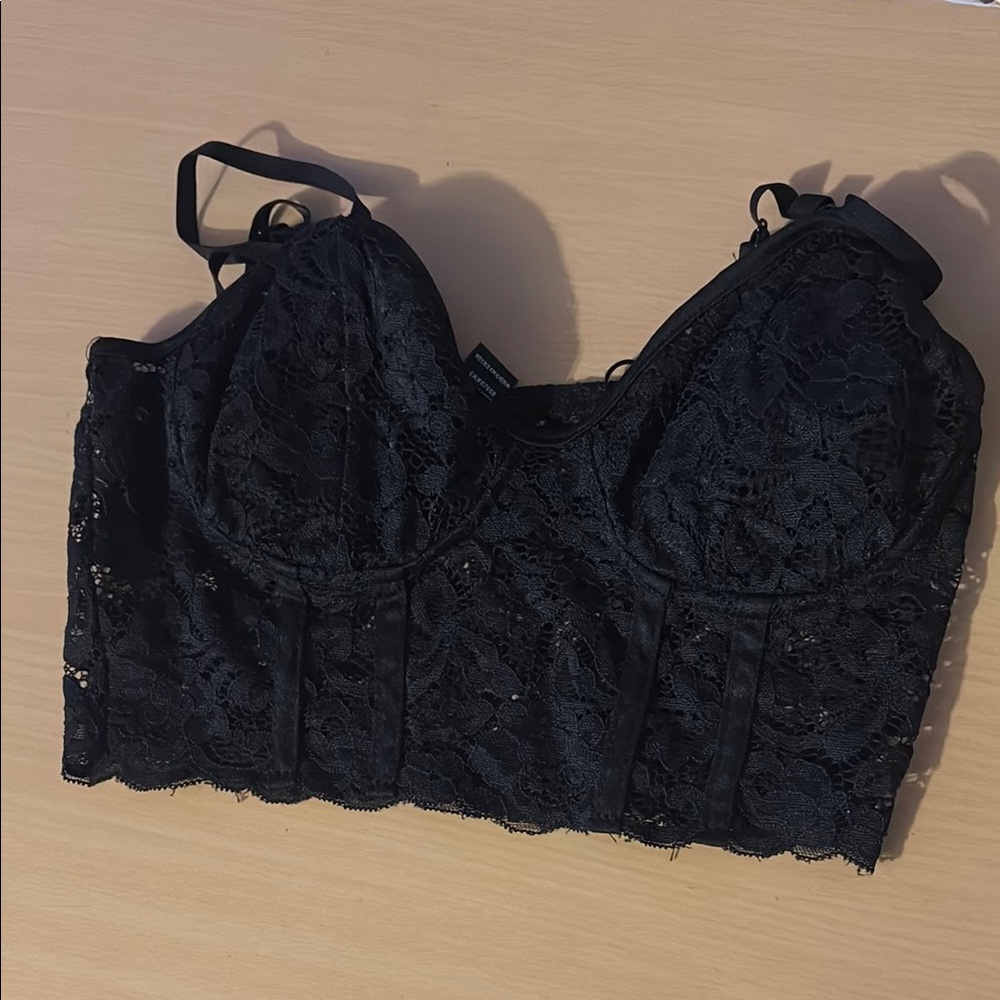 Black Lace Bra with Sweetheart Neckline and Adjustable Straps